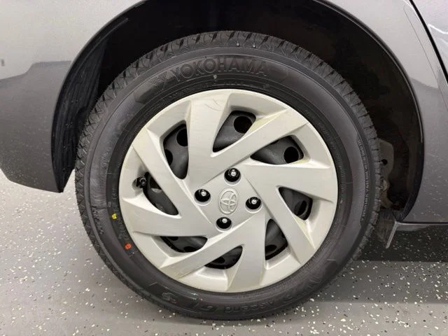 Certified Used 2016  Toyota Two image 21