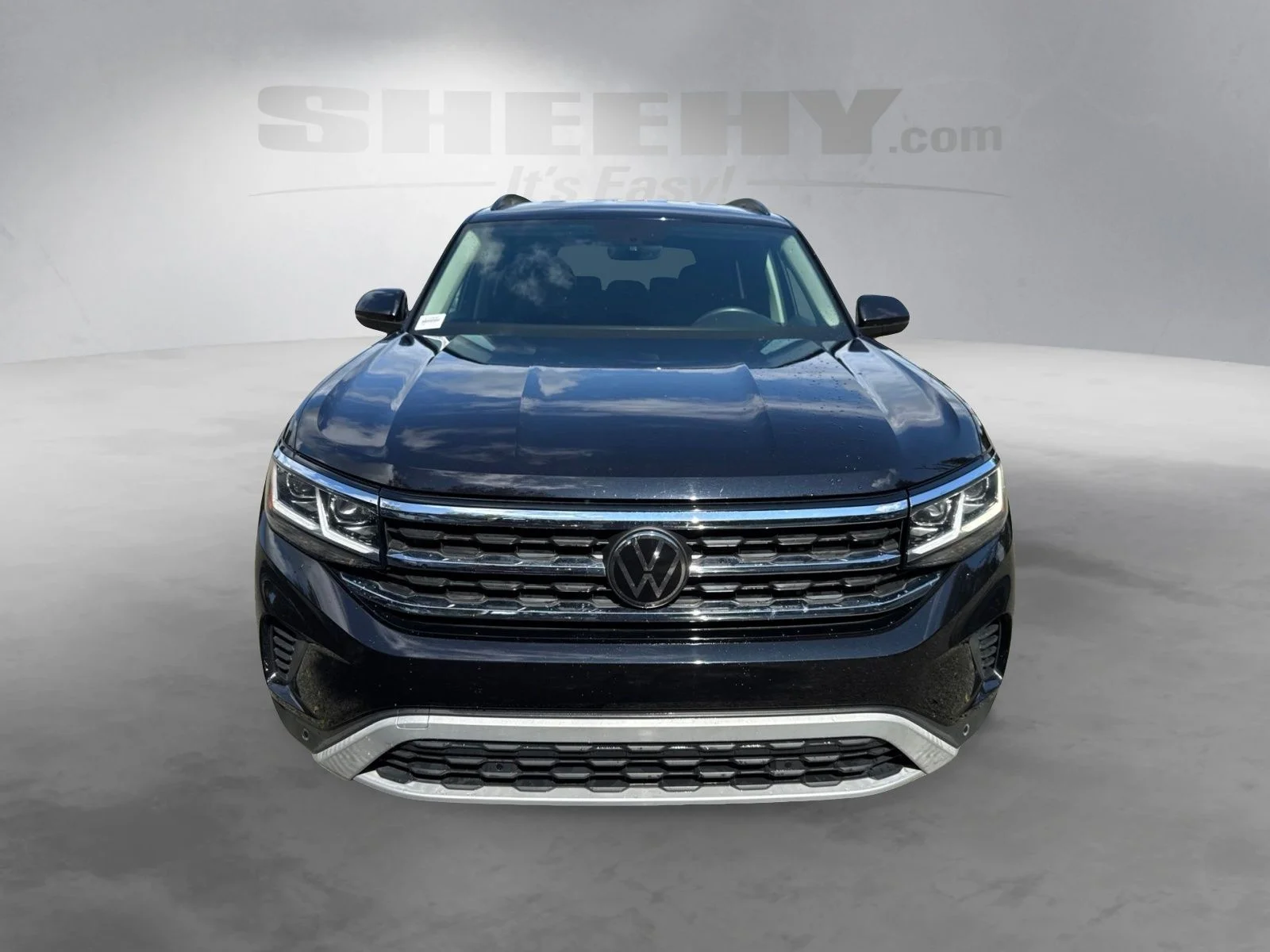 Used 2023 Deep Black Pearl Effect Volkswagen 3.6L V6 SE w/Technology image 16