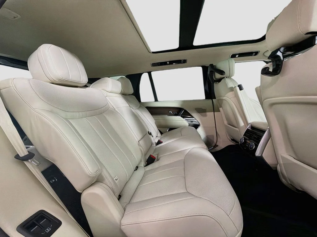 New 2026 Santorini Black Land Rover SE 7 Seats image 29