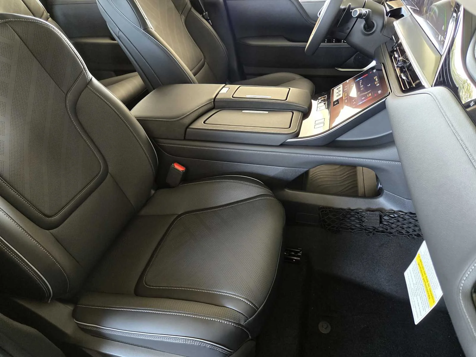 Certified Used 2026 Black Obsidian INFINITI LUXE image 10