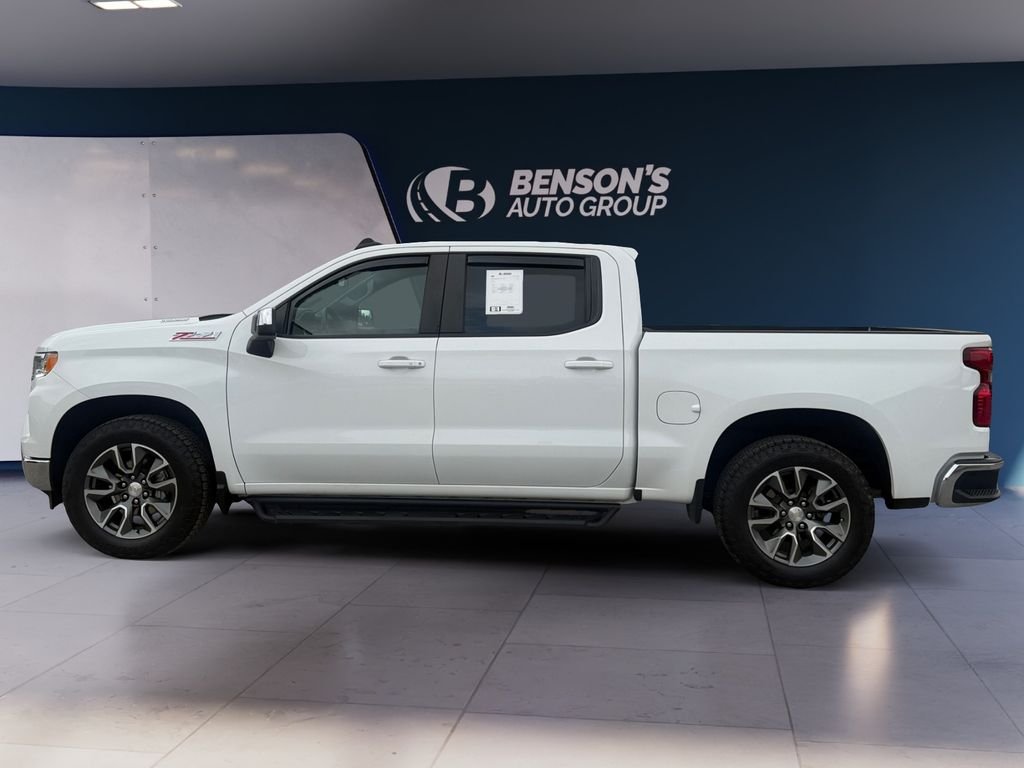 Used 2023 White Chevrolet LT image 2