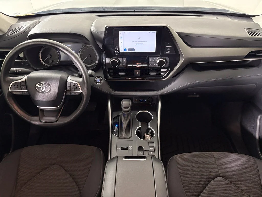 Used 2023 Black Toyota L image 33