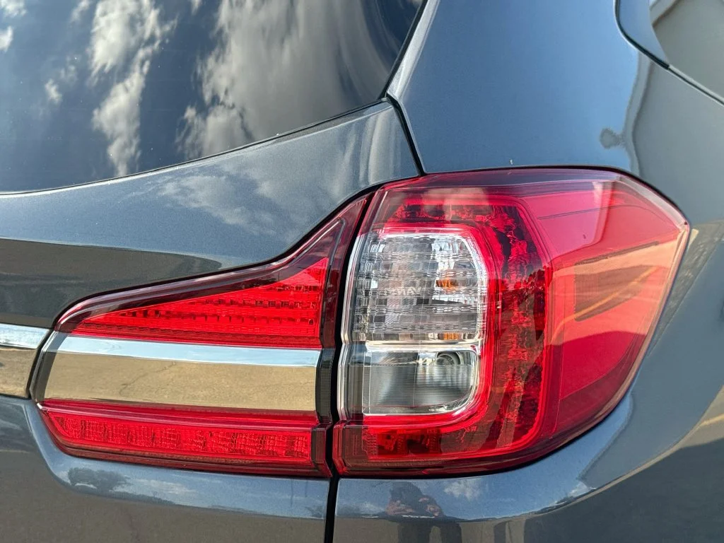 Used 2022 Gray Subaru Onyx Edition image 34