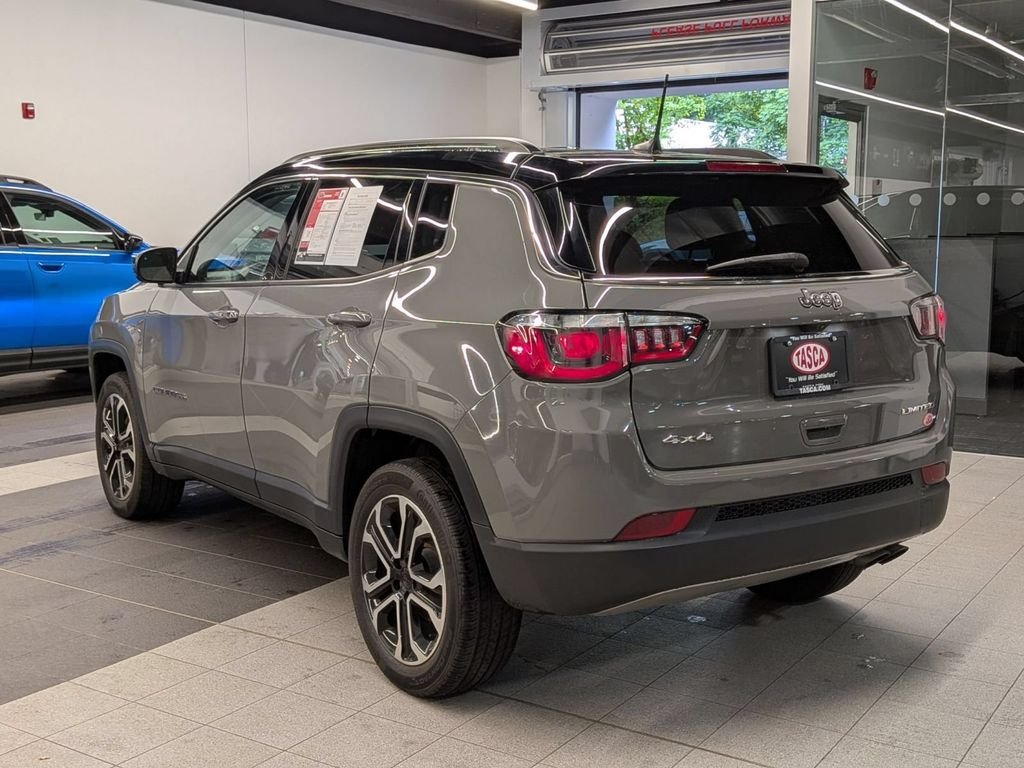 Used 2022 Gray Jeep Limited image 7