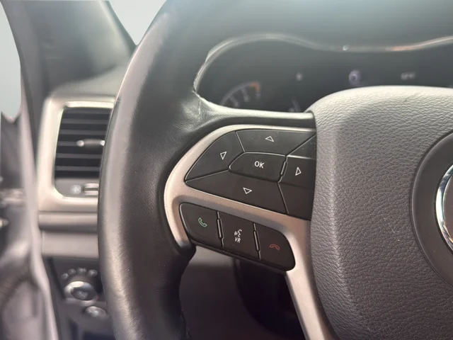 Used 2019 Silver Jeep Laredo E image 16