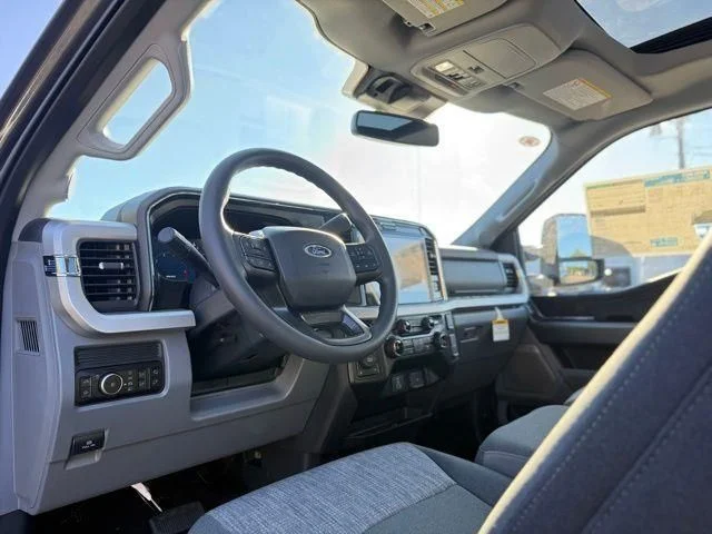 2026 Ford F-350 Super Duty XLT - Photo 15