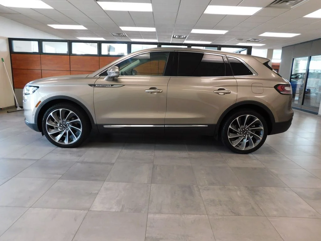 Used 2021 Mocha Lincoln Reserve image 8