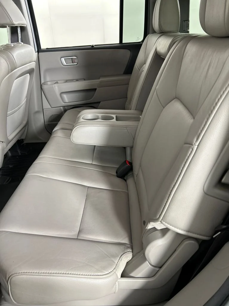 Used 2013 Black Honda Touring image 16