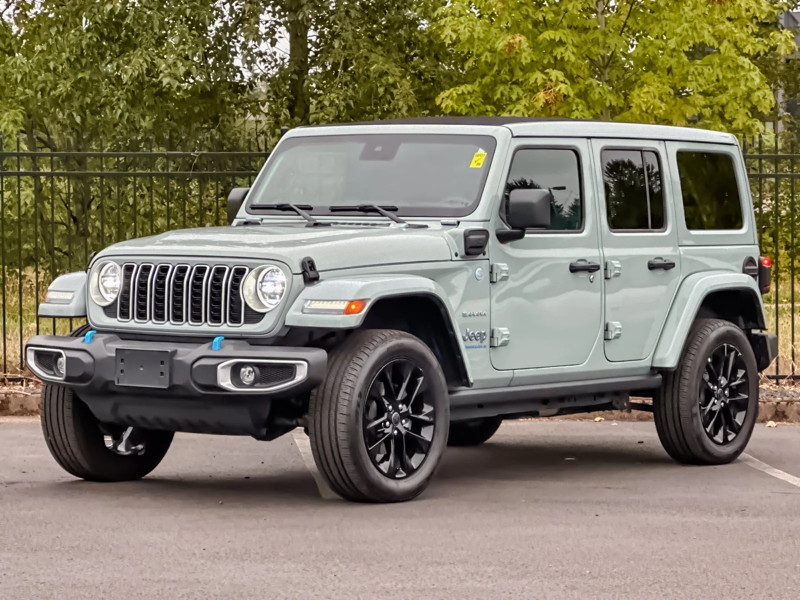 Used 2024 Gray Jeep Sahara 4xe image 7