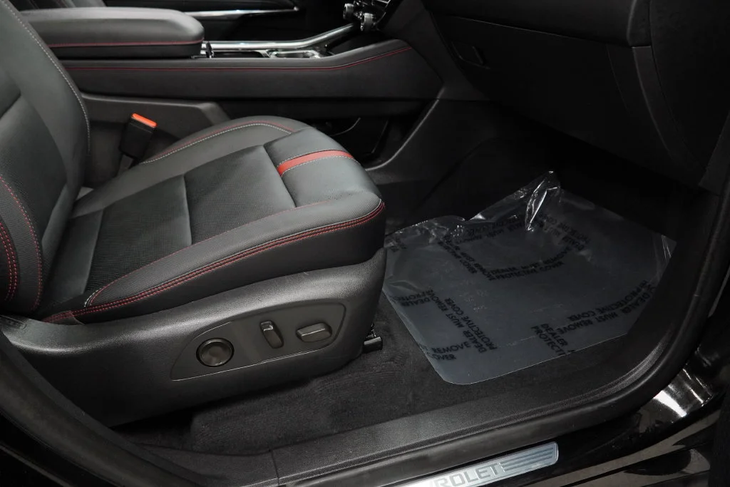 Used 2024 Mosaic Black Metallic Chevrolet RS image 36