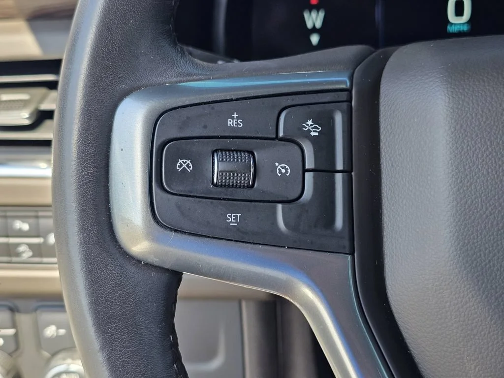 Used 2023 Summit White Chevrolet Z71 image 21