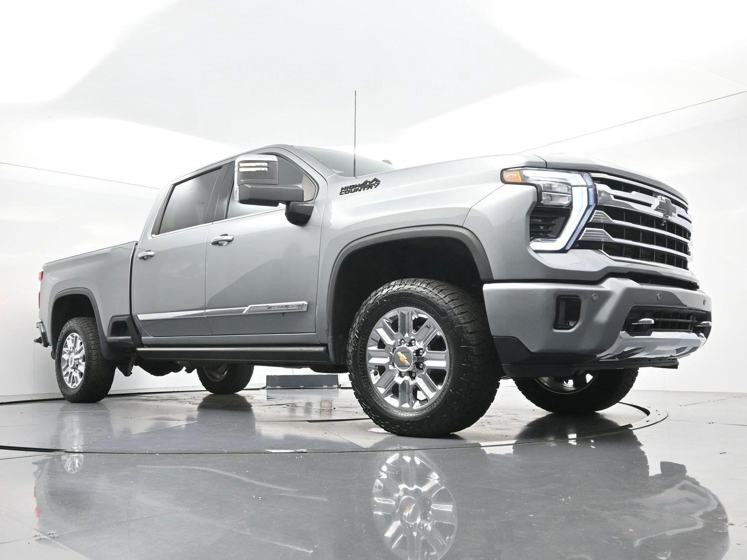 Used 2024 Sterling Gray Metallic Chevrolet High Country image 43