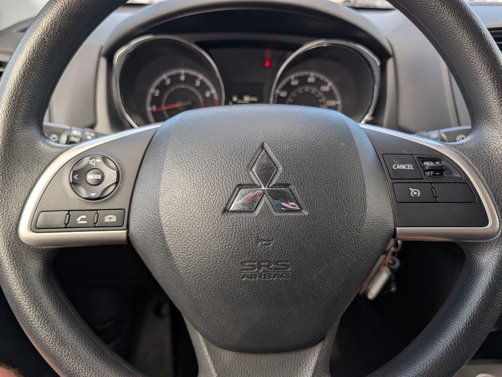 Used 2025 Alloy Silver Metallic Mitsubishi ES image 22