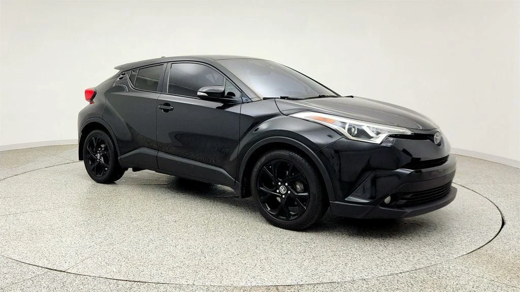 Used 2018 Black Sand Pearl Toyota XLE Premium FWD image 3