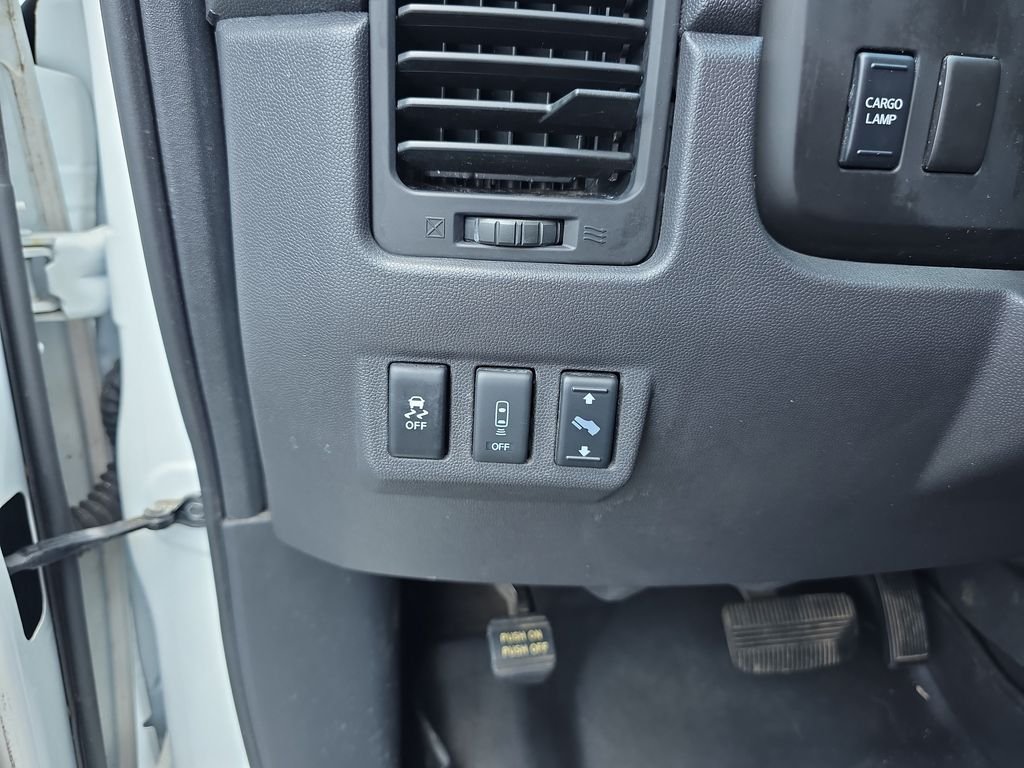 Used 2015 White Nissan PRO-4X image 20