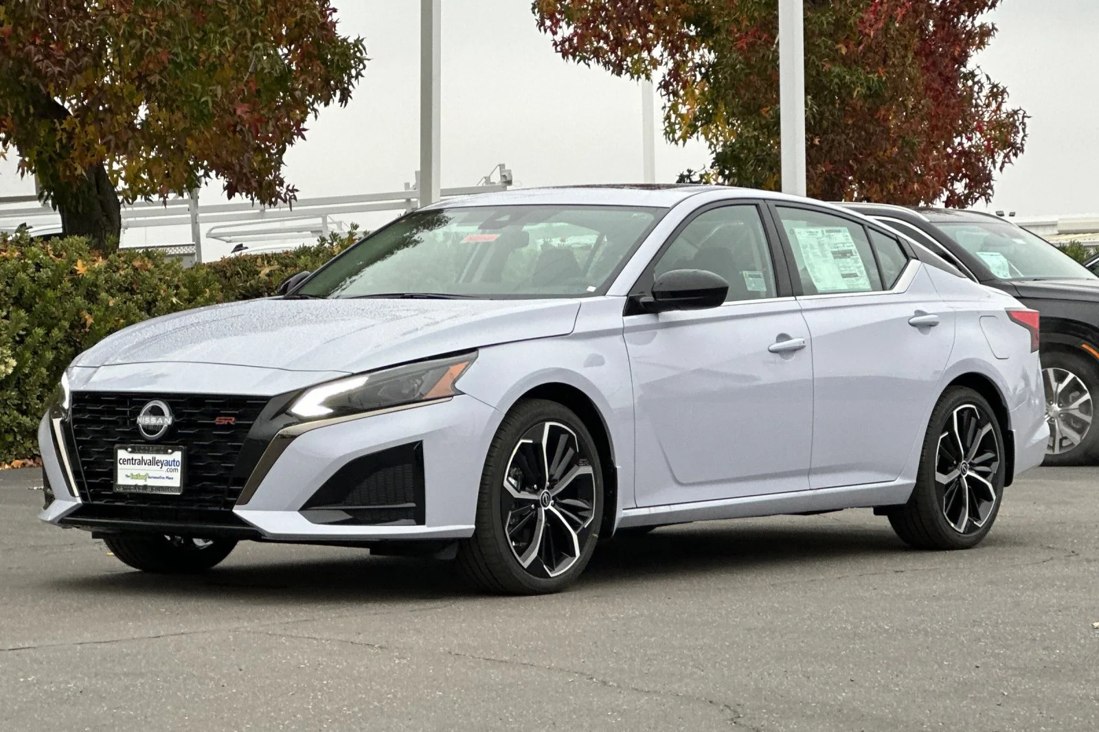 2025 Nissan Altima SR - Photo 8
