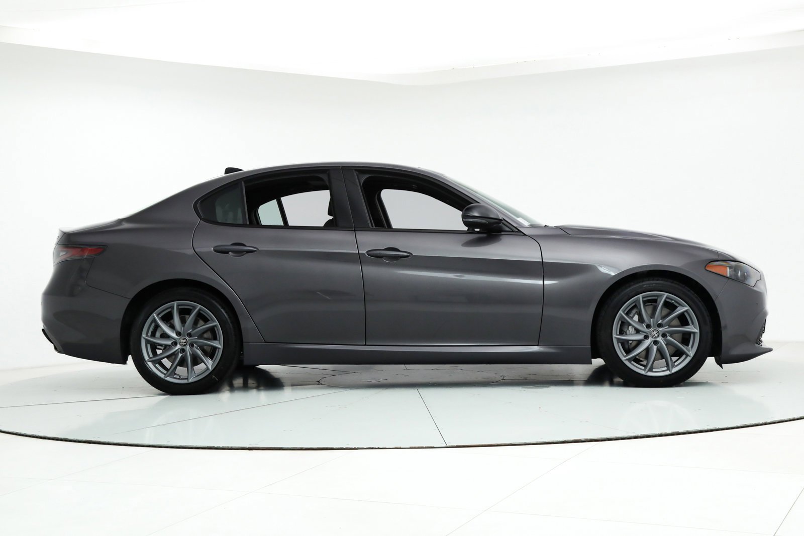 2025 Alfa Romeo Giulia Base - Photo 6