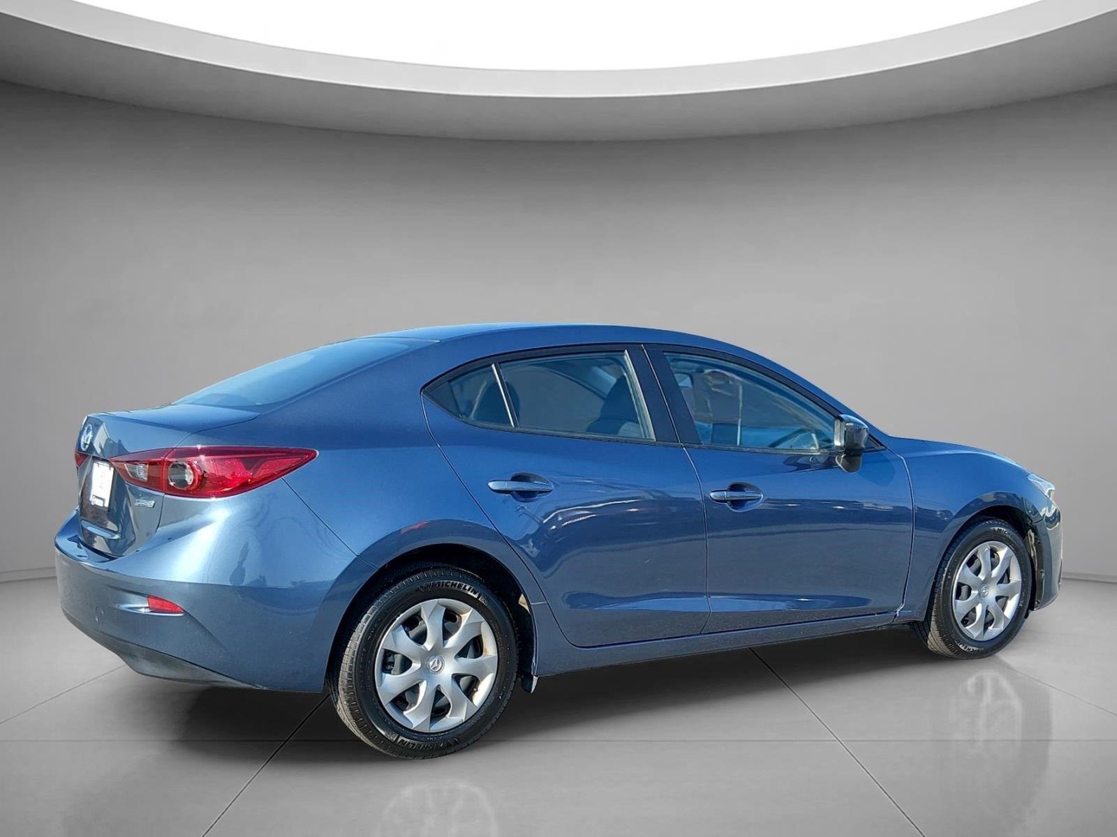Used 2015 Blue Reflex Mica Mazda i Sport image 5