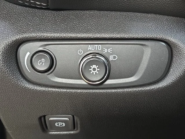 2025 Chevrolet Blazer 2LT - Photo 28