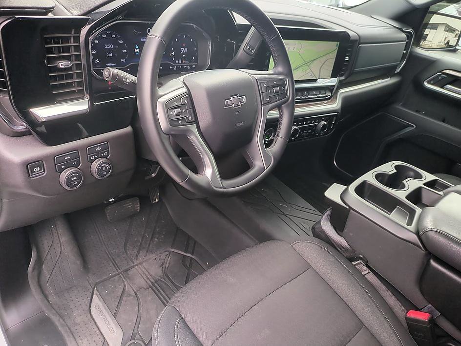 Used 2024 Summit White Chevrolet RST image 15
