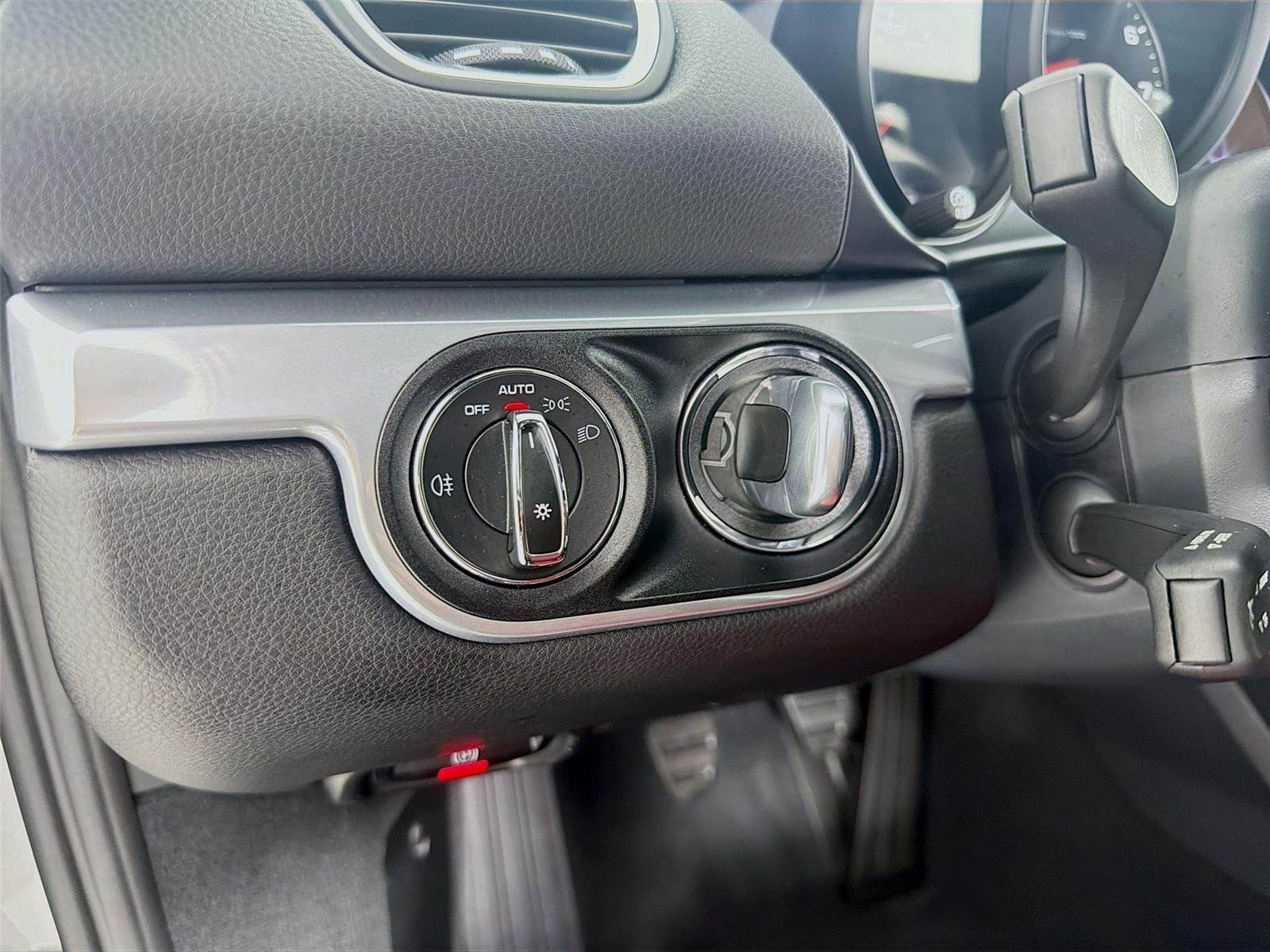 Used 2024 GT Silver Metallic Porsche Style Edition image 10