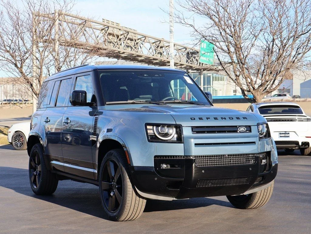 New 2026 Tasman Blue Metallic Land Rover X-Dynamic SE image 3