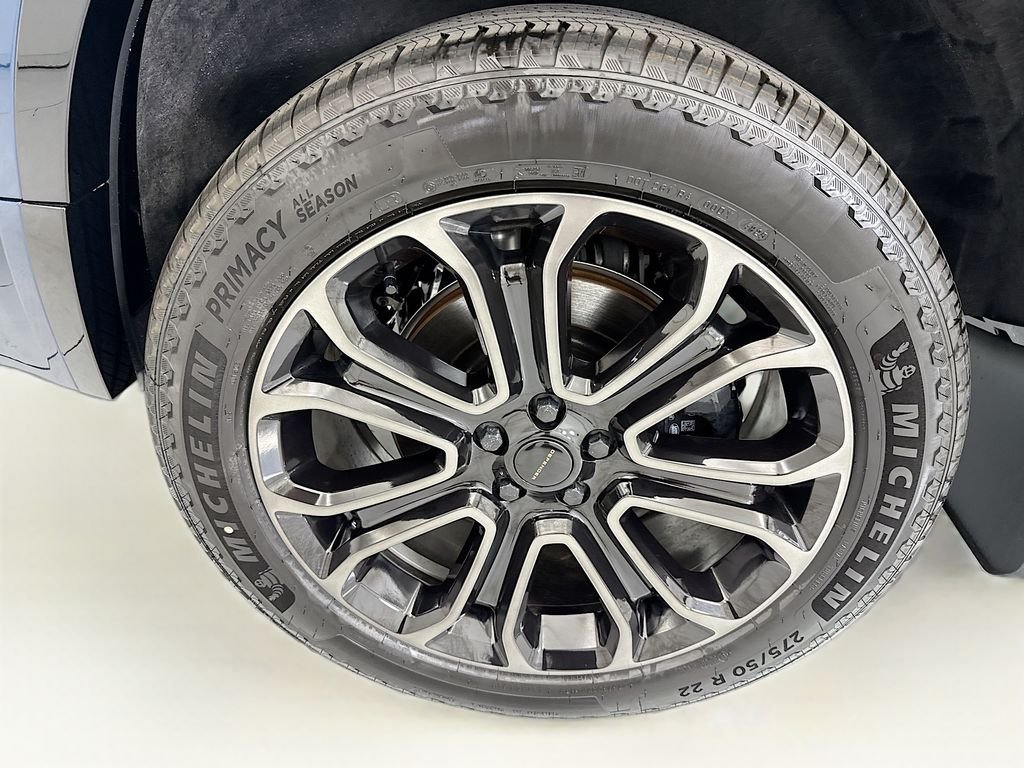 New 2026 Sargasso Blue LAND ROVER OCTA image 30