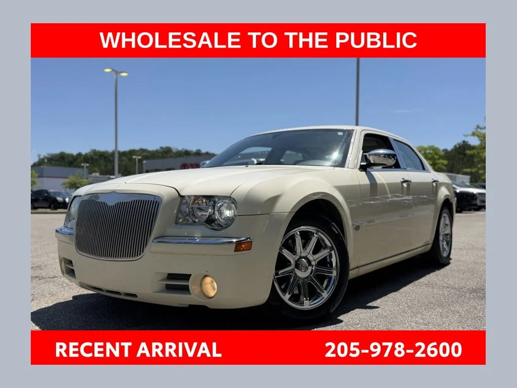 2005 Chrysler 300 C's photo