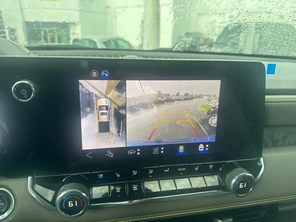 Used 2025 Blue Chevrolet ZR2 image 3