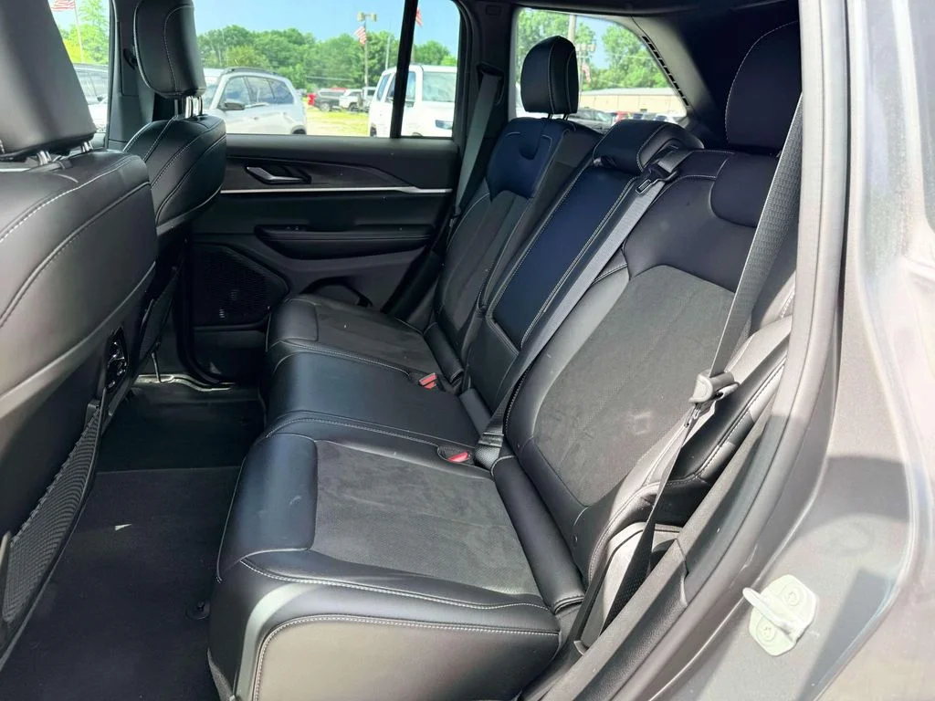 New 2026 Baltic Gray Metallic Clearcoat Jeep Altitude image 11