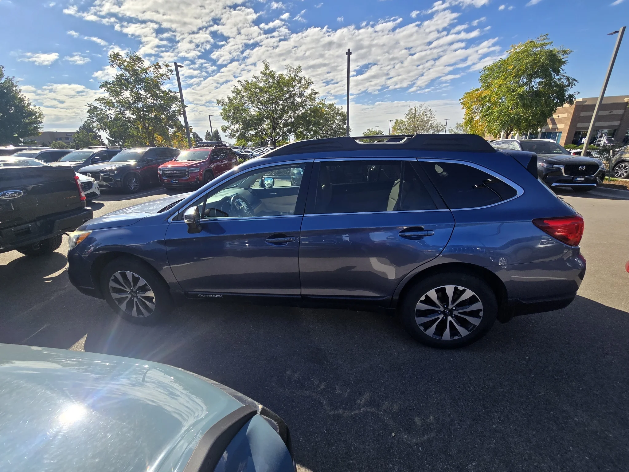 Used 2017 Twilight Blue Metallic Subaru Limited image 2