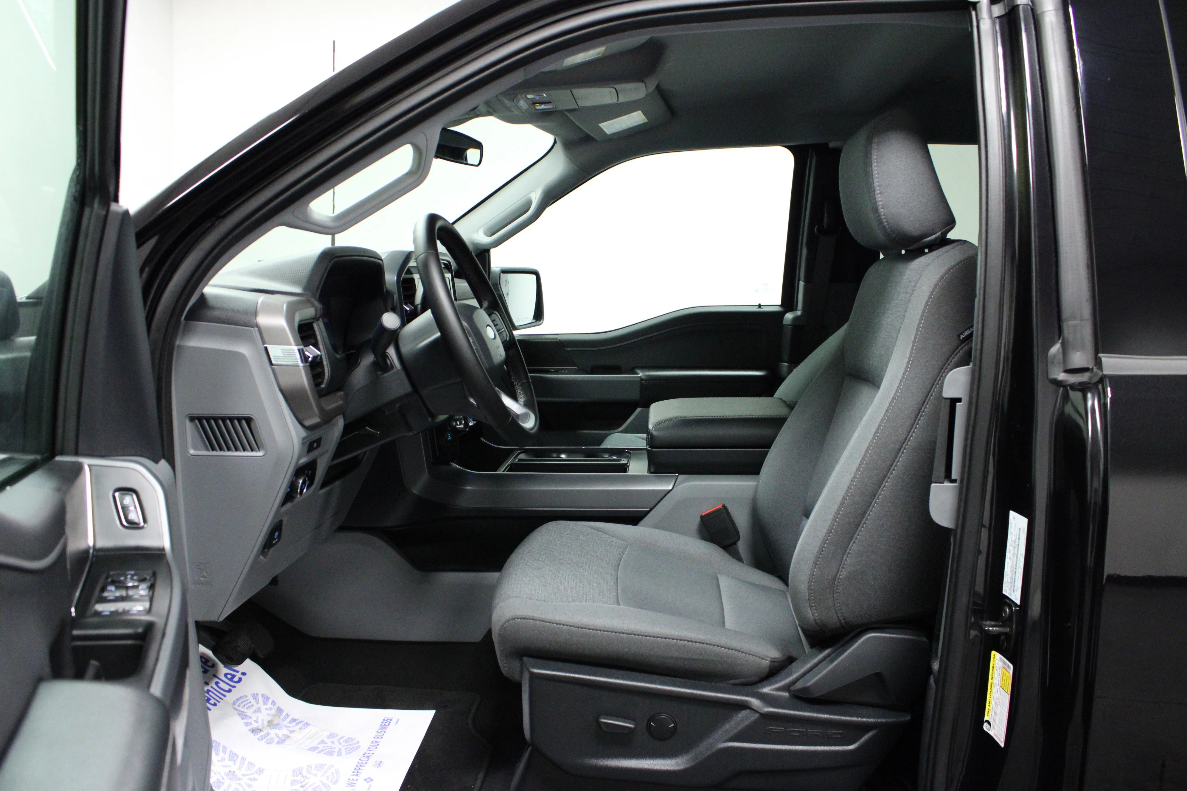 Used 2025 Black Metallic Ford XLT image 12