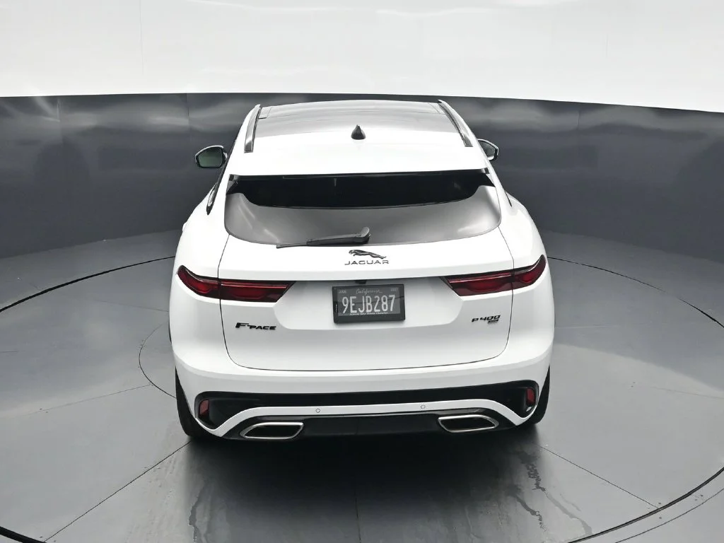 Used 2023  Jaguar P400 R-Dynamic S image 37