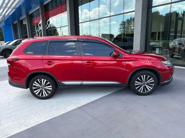 Used 2020 Red Diamond Mitsubishi SE image 8