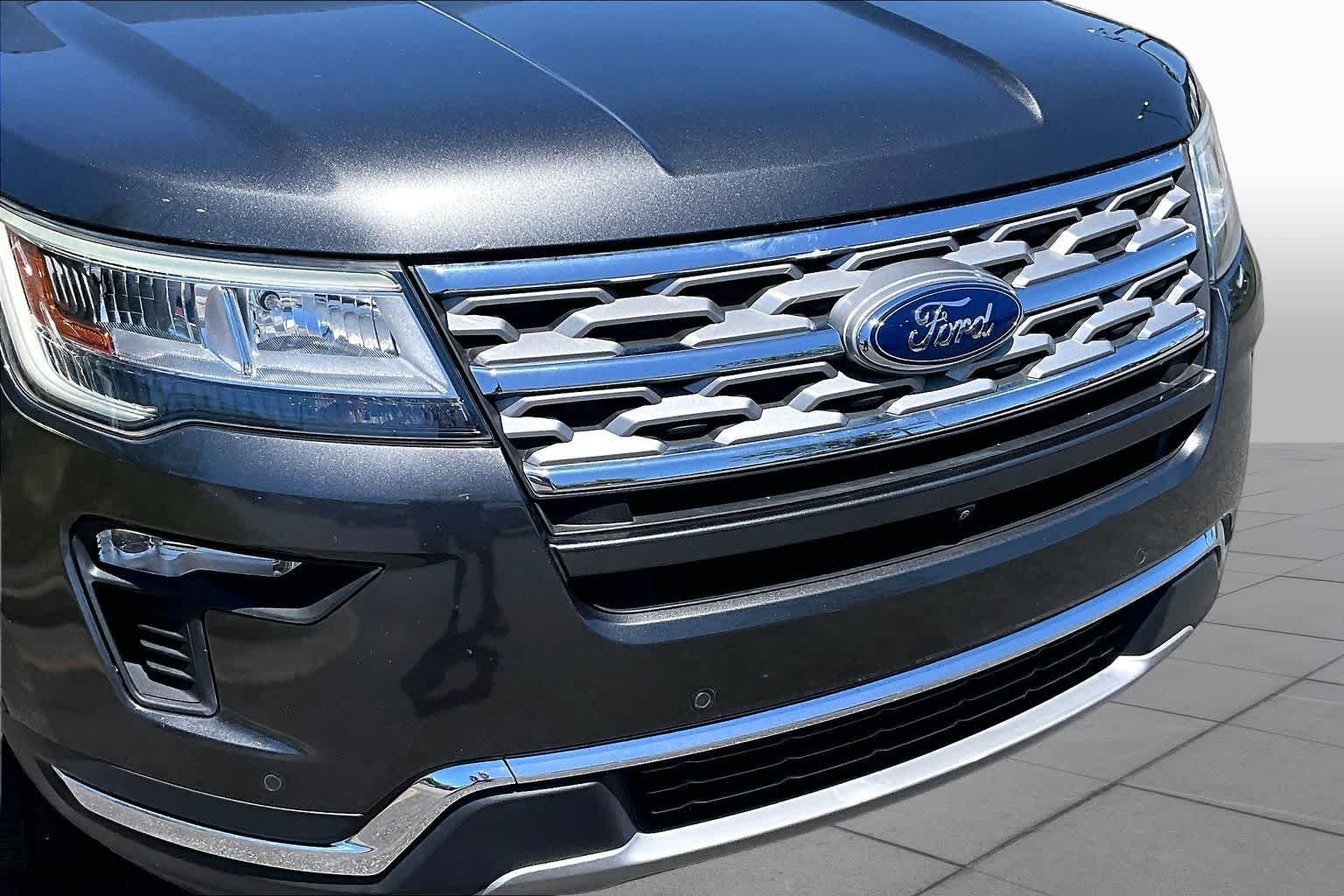 Used 2018 Gray Ford Limited image 30