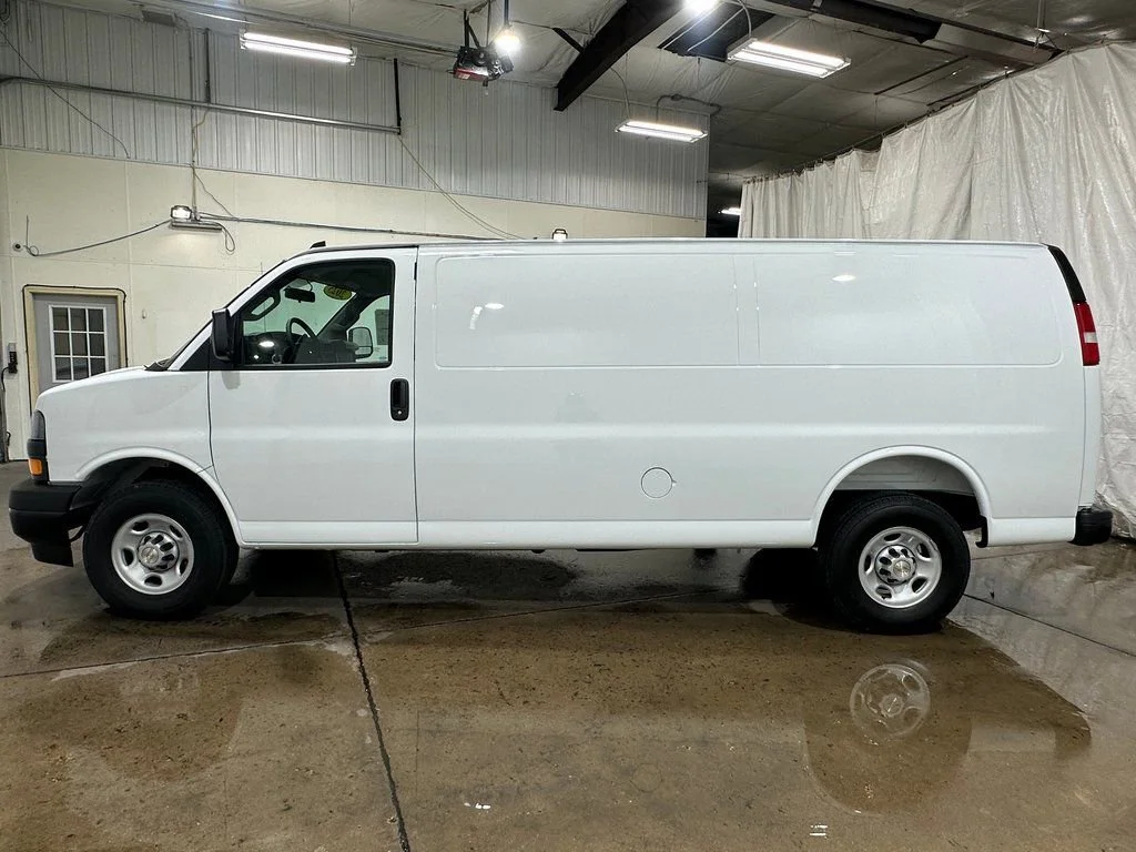 2025 Chevrolet Express Cargo Work Van - Photo 9