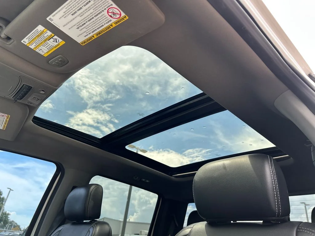 Used 2019 White Ford Lariat image 15