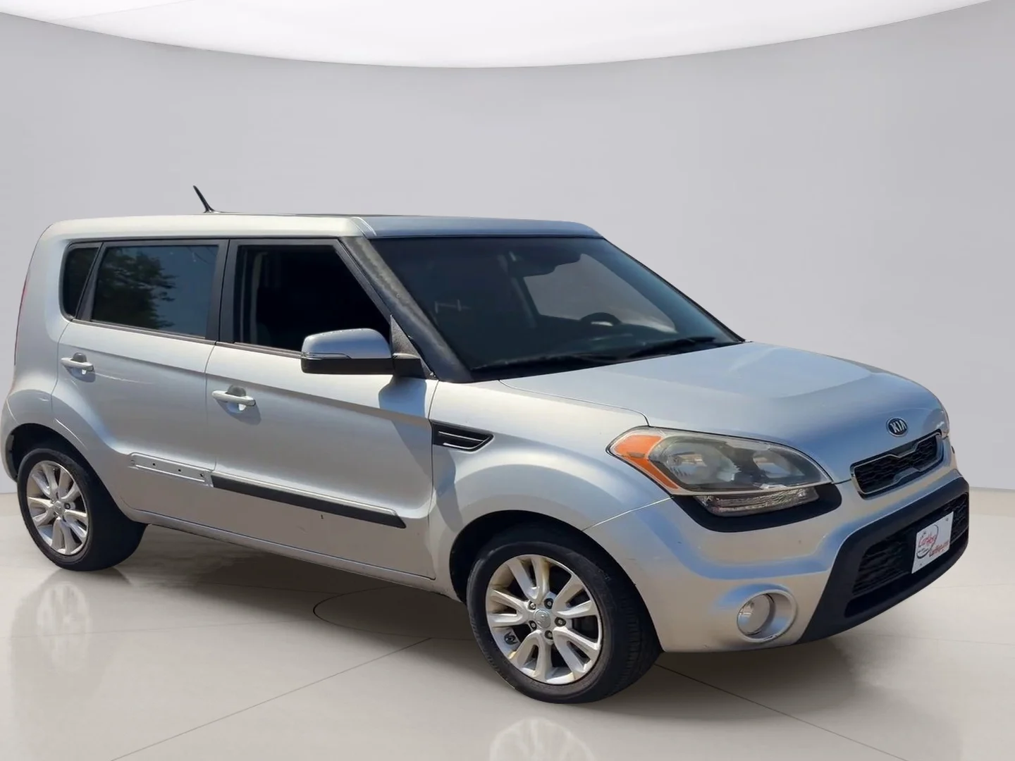 Used 2013 Silver Kia ! WAGON image 7