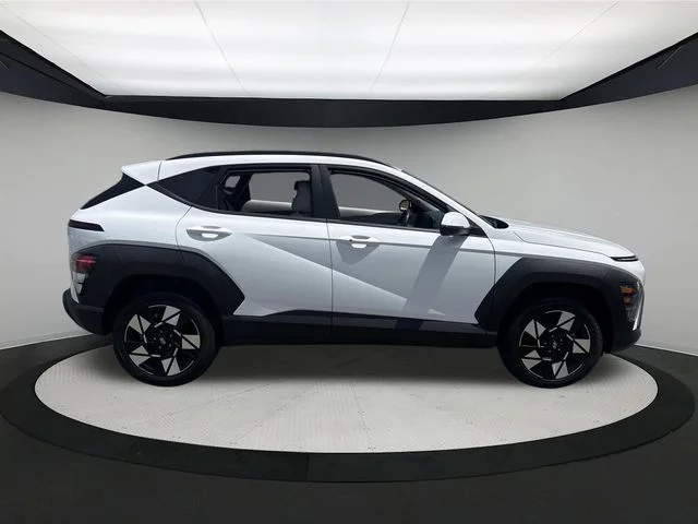 Certified Used 2024 White Hyundai SEL image 3