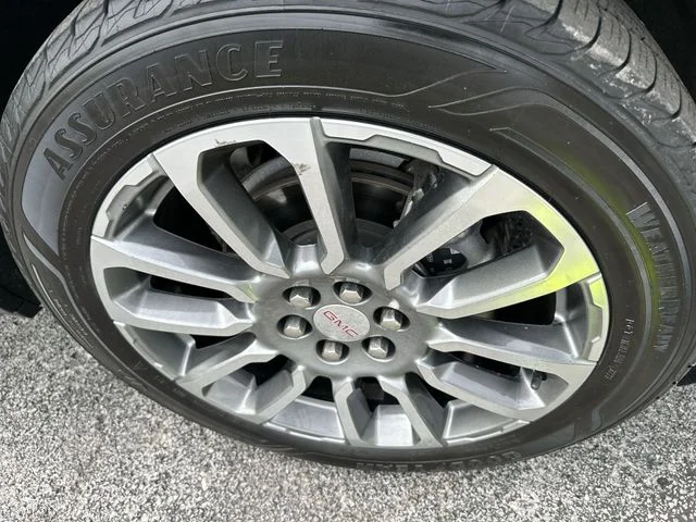 Used 2021 Green GMC Denali image 21