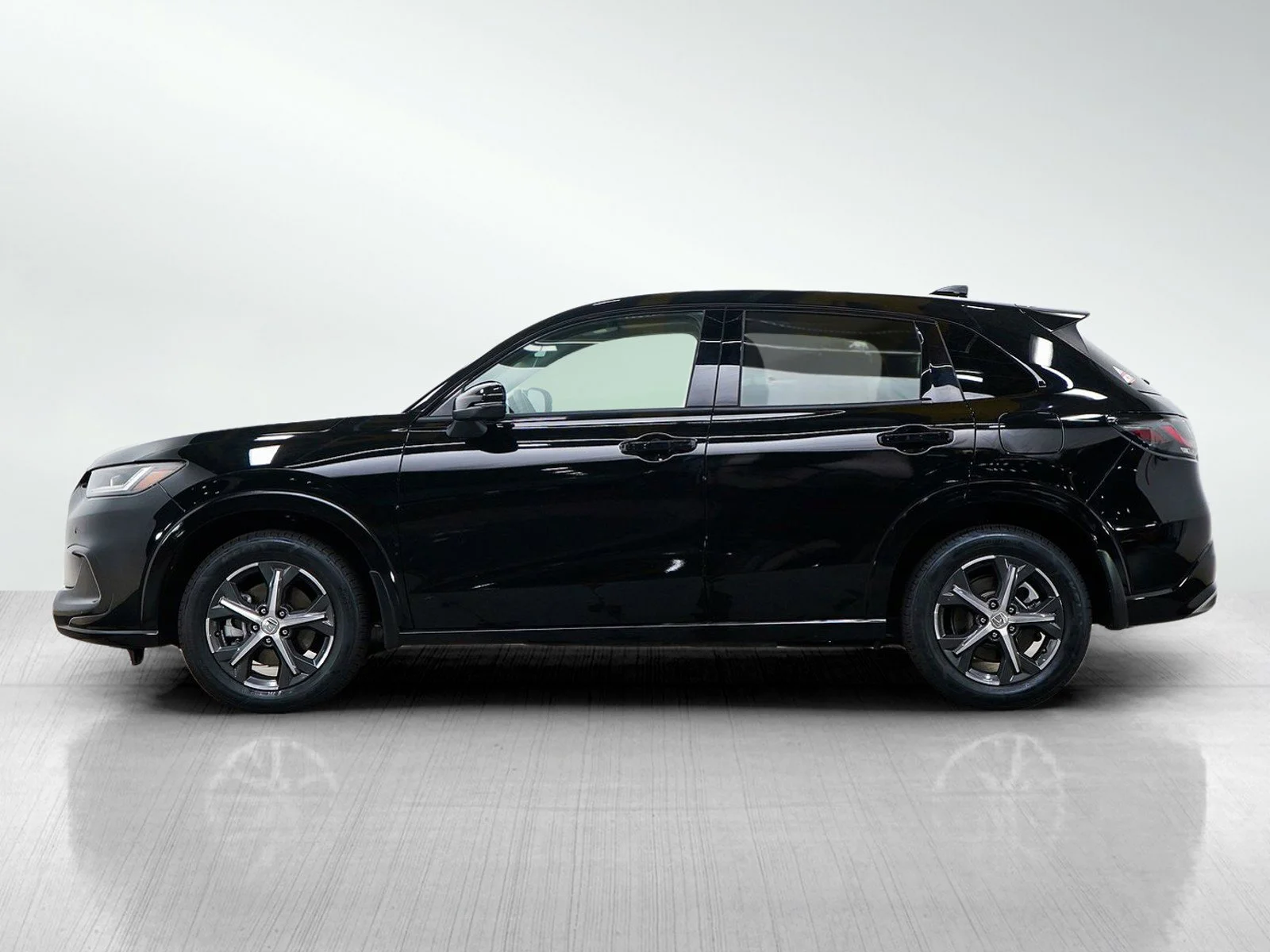 Used 2024 Honda HR-V EX-L with VIN 3CZRZ2H76RM709417 for sale in Burnsville, Minnesota
