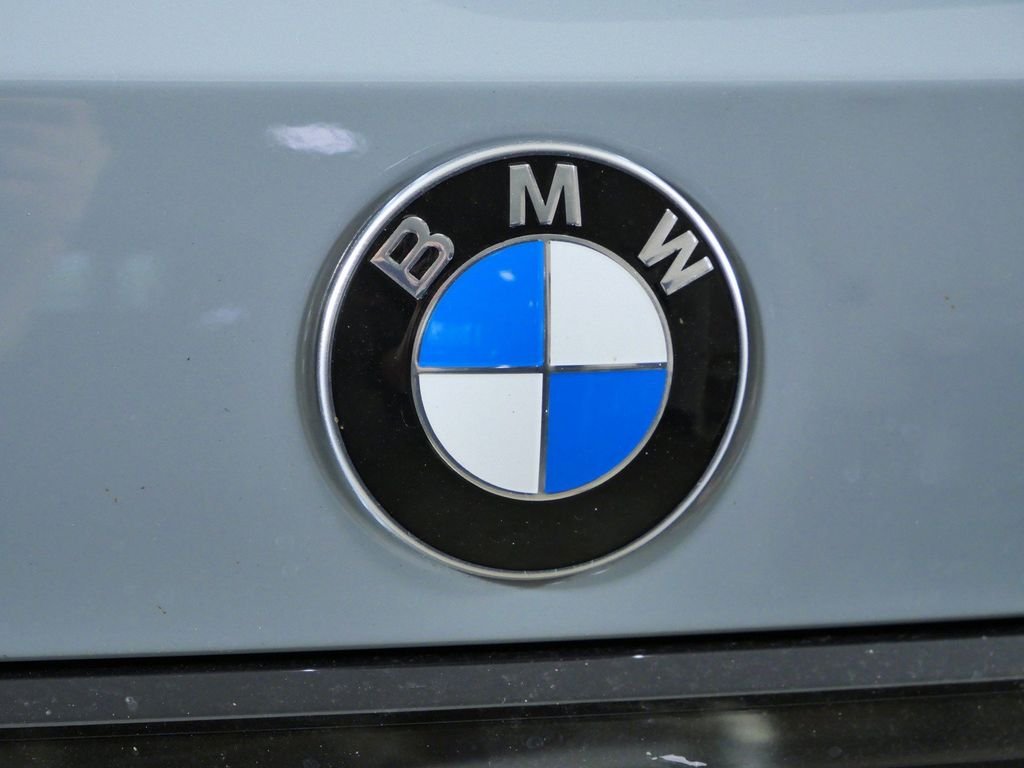 New 2027 Brooklyn Grey Metallic BMW xDrive40i image 13