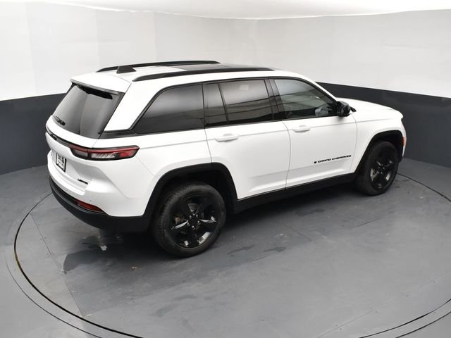 Used 2024 White Jeep Limited image 18