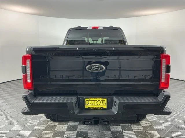 New 2026 Agate Black Ford XLT image 5