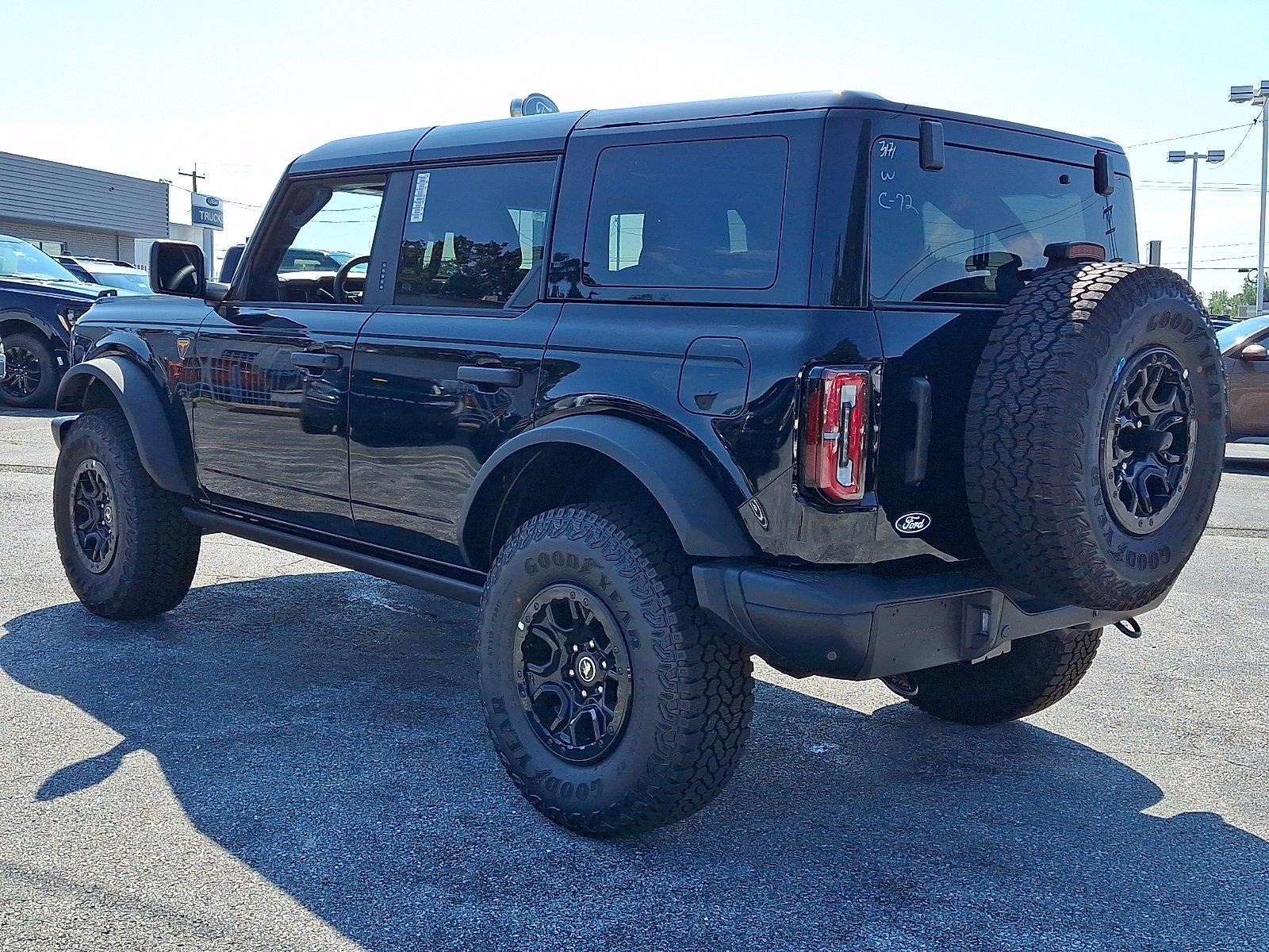 New 2026 Shadow Black Ford Badlands® image 3