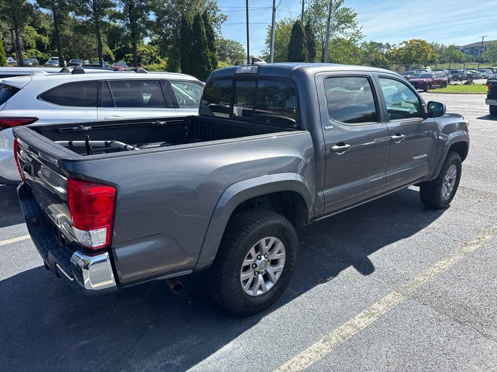 Used 2016 Gray Toyota SR5 image 3