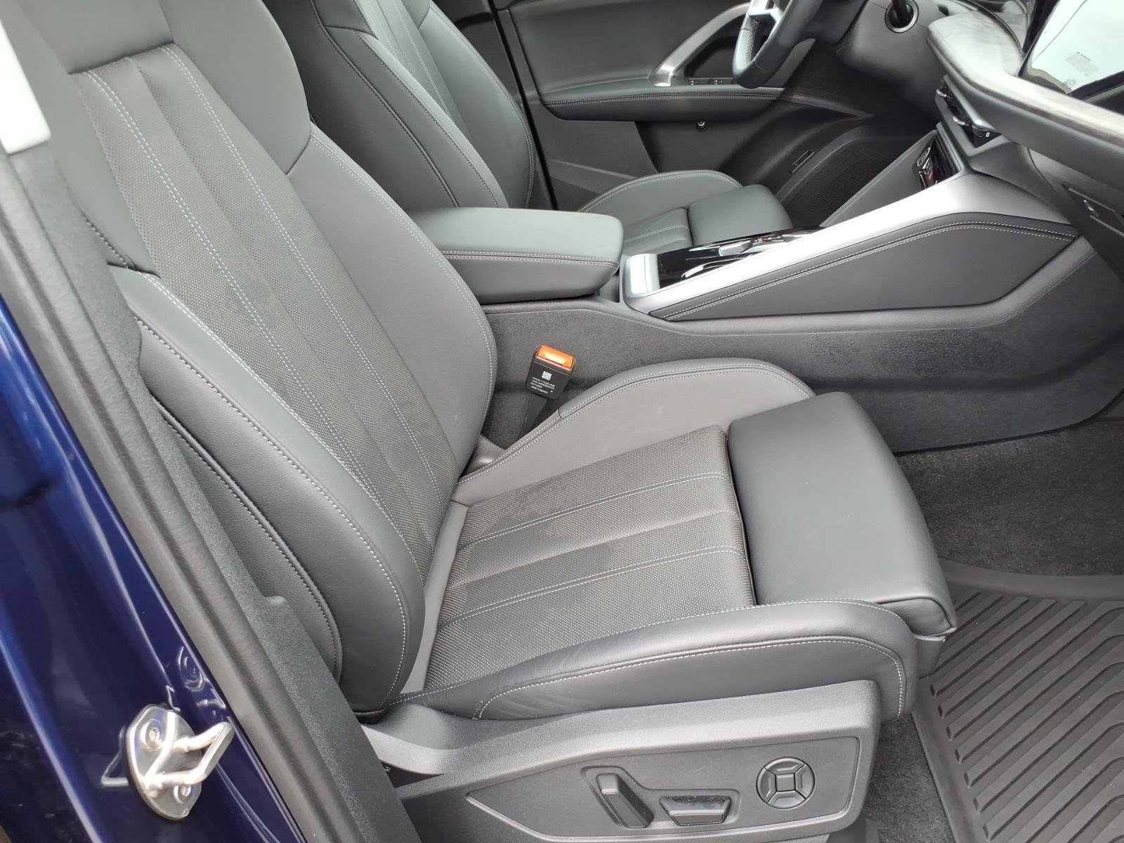 Used 2025 Navarra Blue Metallic Audi Premium Plus image 23