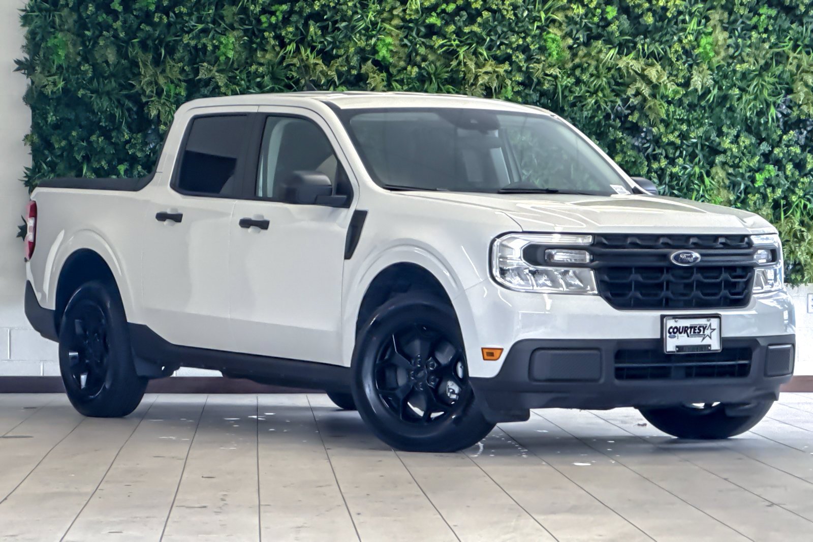 Used 2024 Oxford White Ford XL image 1