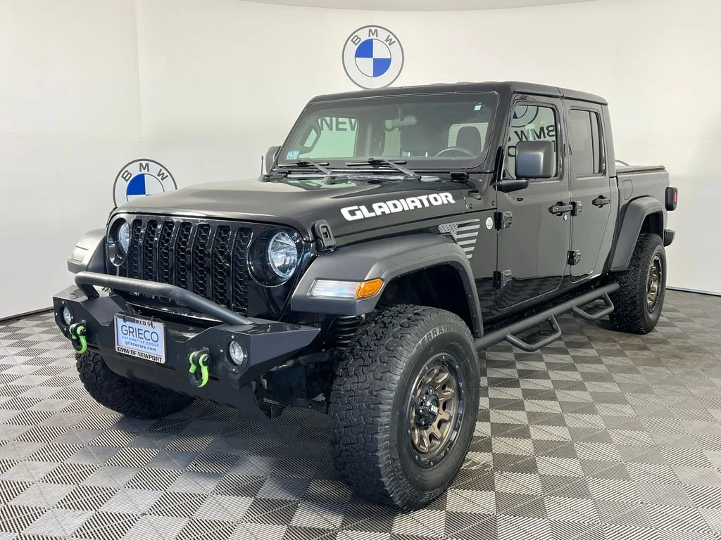 Used 2020 Black Jeep Sport image 3