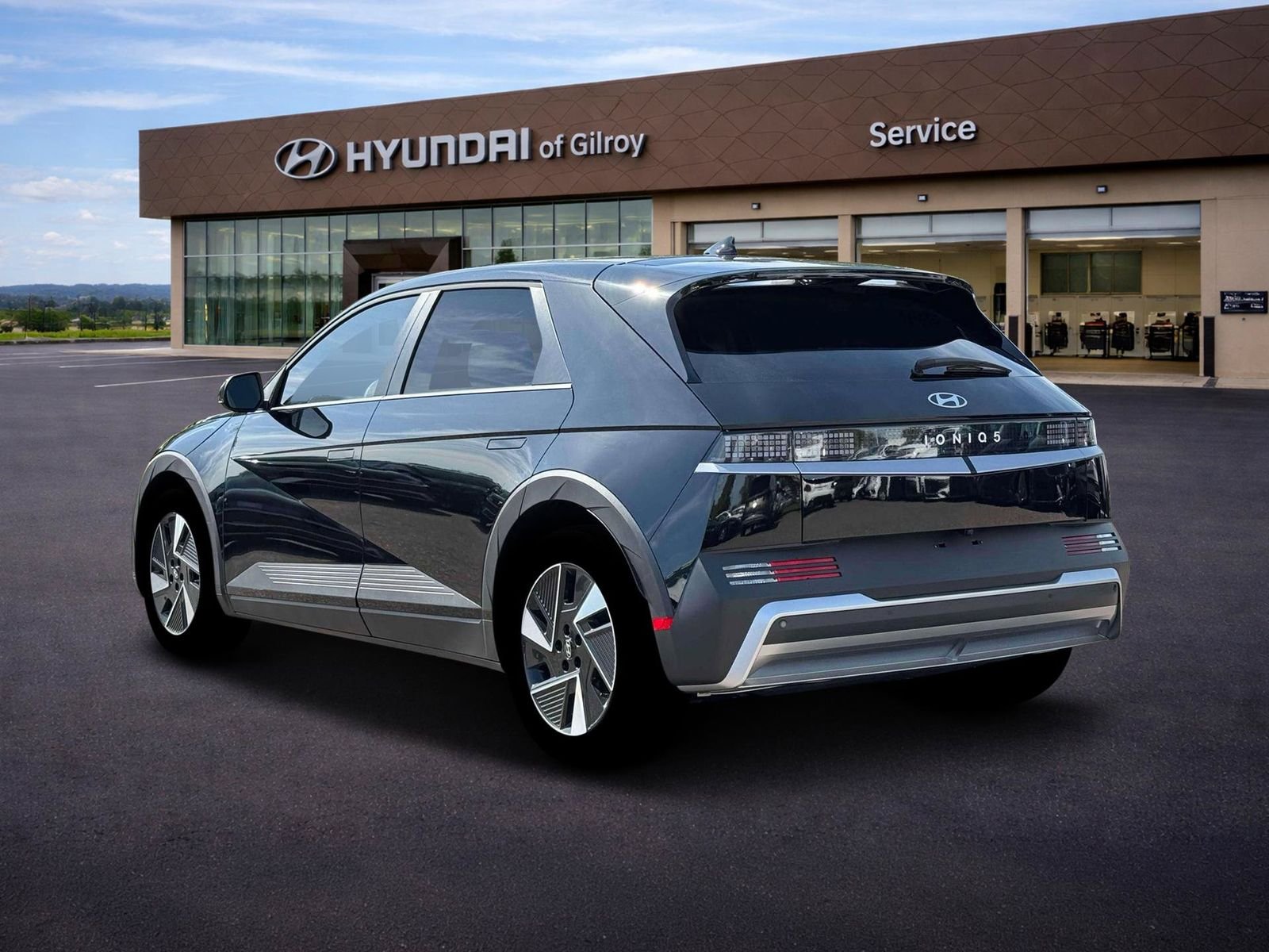 New 2025 Black Hyundai SE Standard Range image 23